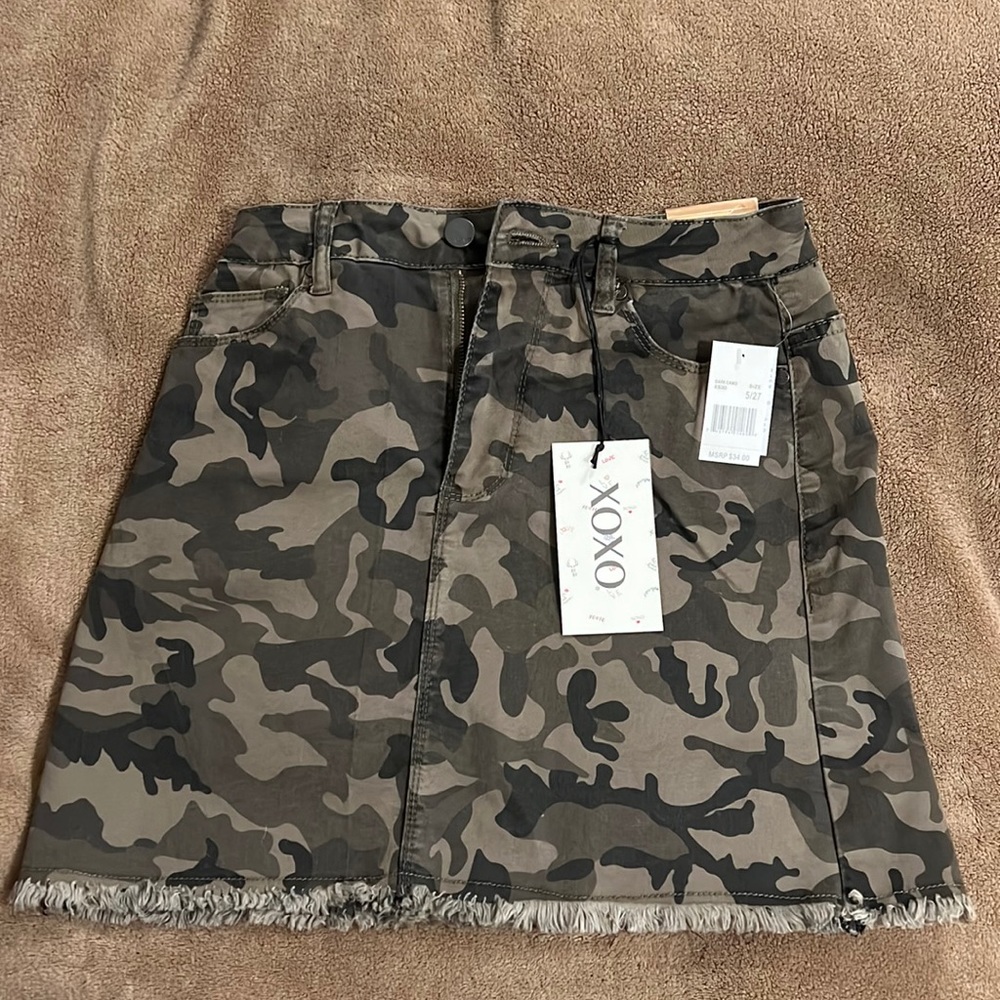 Camo xoxo mini skirt